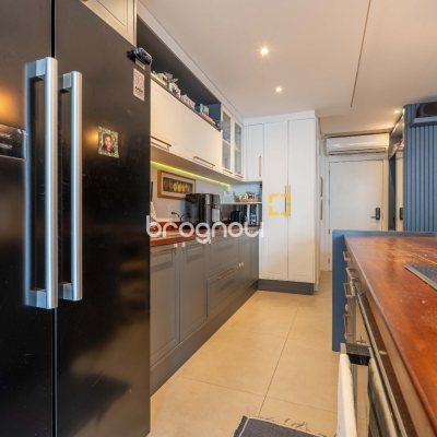 Apartamento com 114m², 4 quartos (sendo 4 suítes), 1 garagem, no bairro Jurerê em Florianópolis