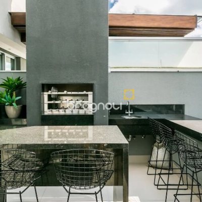 Cobertura com 292m², 3 quartos (sendo 3 suítes), 2 garagens, no bairro Jurerê Internacional em Florianópolis
