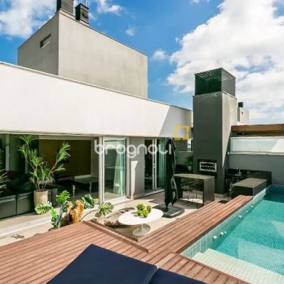 Cobertura com 292m², 3 quartos (sendo 3 suítes), 2 garagens, no bairro Jurerê Internacional em Florianópolis