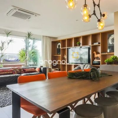 Cobertura com 292m², 3 quartos (sendo 3 suítes), 2 garagens, no bairro Jurerê Internacional em Florianópolis