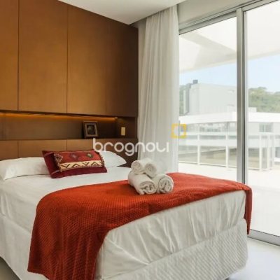 Cobertura com 292m², 3 quartos (sendo 3 suítes), 2 garagens, no bairro Jurerê Internacional em Florianópolis