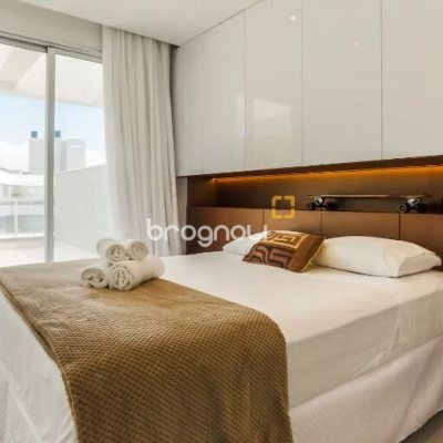 Cobertura com 292m², 3 quartos (sendo 3 suítes), 2 garagens, no bairro Jurerê Internacional em Florianópolis