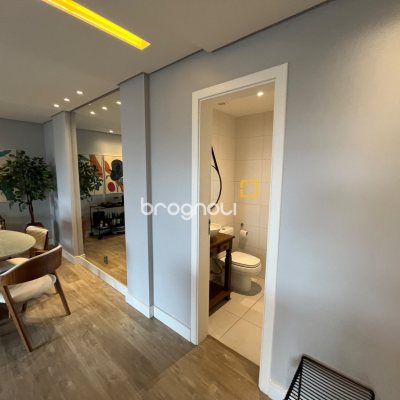 Apartamento com 110m², 3 quartos (sendo 1 suíte), 2 garagens, no bairro Coqueiros em Florianópolis