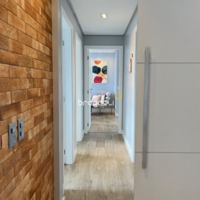 Apartamento com 110m², 3 quartos (sendo 1 suíte), 2 garagens, no bairro Coqueiros em Florianópolis