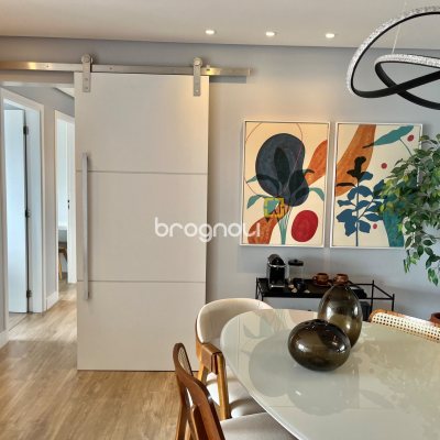 Apartamento com 110m², 3 quartos (sendo 1 suíte), 2 garagens, no bairro Coqueiros em Florianópolis
