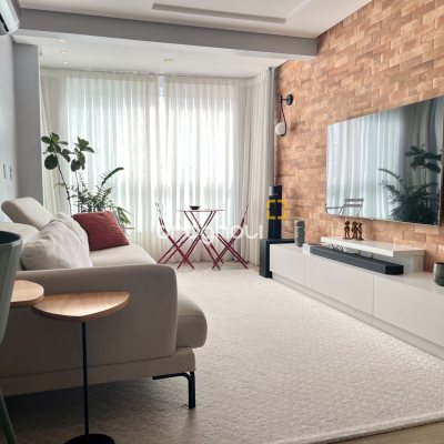 Apartamento com 110m², 3 quartos (sendo 1 suíte), 2 garagens, no bairro Coqueiros em Florianópolis