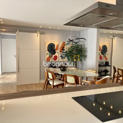 Apartamento com 110m², 3 quartos (sendo 1 suíte), 2 garagens, no bairro Coqueiros em Florianópolis