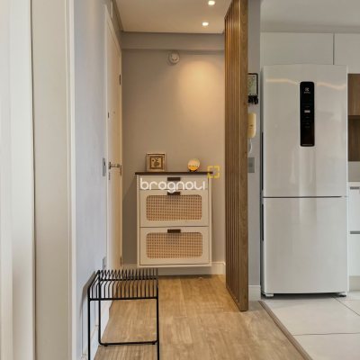 Apartamento com 110m², 3 quartos (sendo 1 suíte), 2 garagens, no bairro Coqueiros em Florianópolis