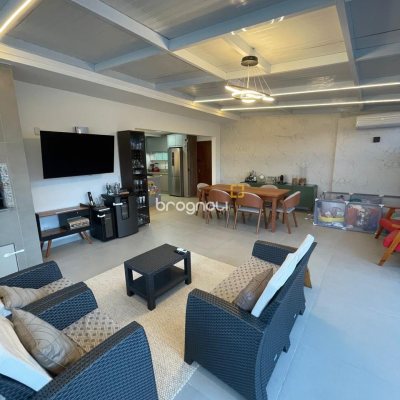 Cobertura com 146m², 2 quartos (sendo 1 suíte), 2 garagens, no bairro Ingleses em Florianópolis