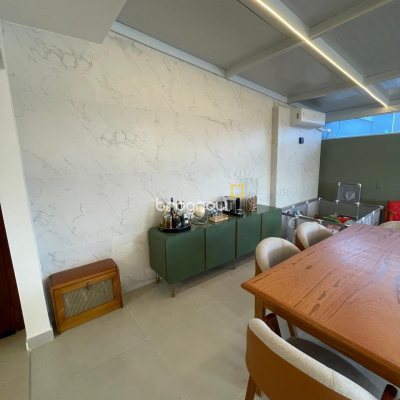 Cobertura com 146m², 2 quartos (sendo 1 suíte), 2 garagens, no bairro Ingleses em Florianópolis