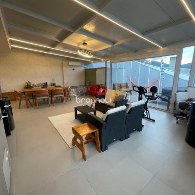 Cobertura com 146m², 2 quartos (sendo 1 suíte), 2 garagens, no bairro Ingleses em Florianópolis