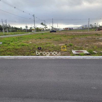 Terreno com 450m², no bairro Vargem Grande em Florianópolis
