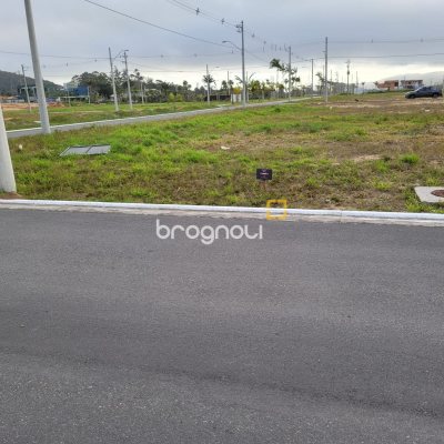 Terreno com 450m², no bairro Vargem Grande em Florianópolis