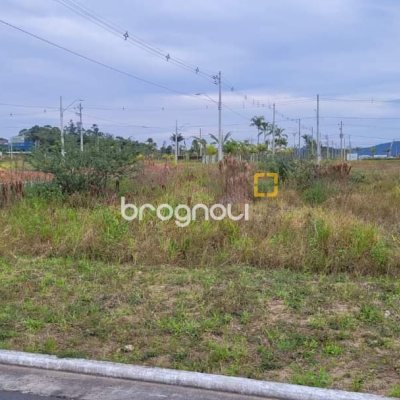 Terreno com 450m², no bairro Vargem Grande em Florianópolis