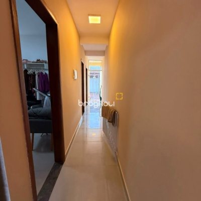 Casa com 66m², 2 quartos, 1 garagem, no bairro São João do Rio Vermelho em Florianópolis