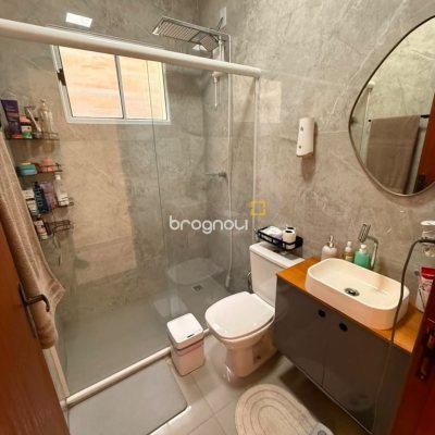 Casa com 66m², 2 quartos, 1 garagem, no bairro São João do Rio Vermelho em Florianópolis