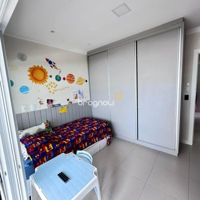 Apartamento com 118m², 3 quartos (sendo 1 suíte), 2 garagens, no bairro Ingleses em Florianópolis