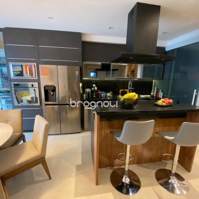 Apartamento com 118m², 3 quartos (sendo 1 suíte), 2 garagens, no bairro Ingleses em Florianópolis