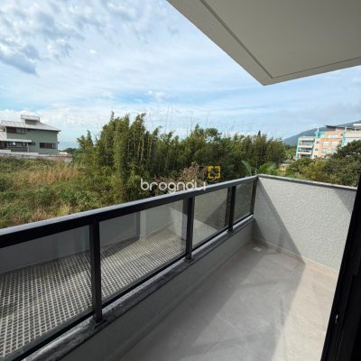 Apartamento com 64m², 2 quartos (sendo 1 suíte), 1 garagem, no bairro Santinho em Florianópolis