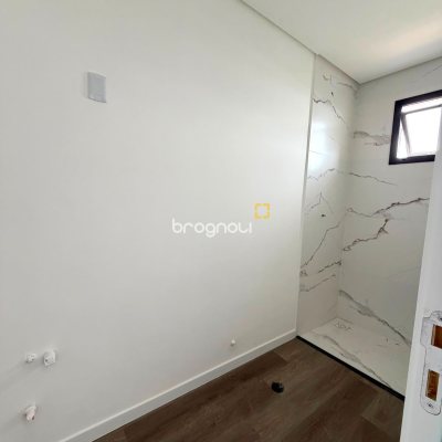 Apartamento com 64m², 2 quartos (sendo 1 suíte), 1 garagem, no bairro Santinho em Florianópolis
