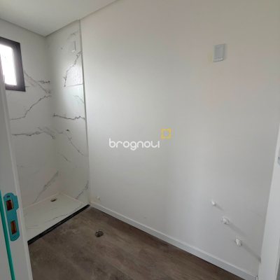 Apartamento com 64m², 2 quartos (sendo 1 suíte), 1 garagem, no bairro Santinho em Florianópolis