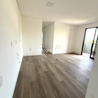 Apartamento com 57m², 2 quartos (sendo 1 suíte), 1 garagem, no bairro Santinho em Florianópolis