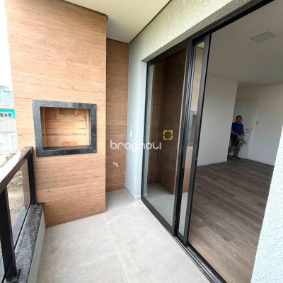 Apartamento com 57m², 2 quartos (sendo 1 suíte), 1 garagem, no bairro Santinho em Florianópolis