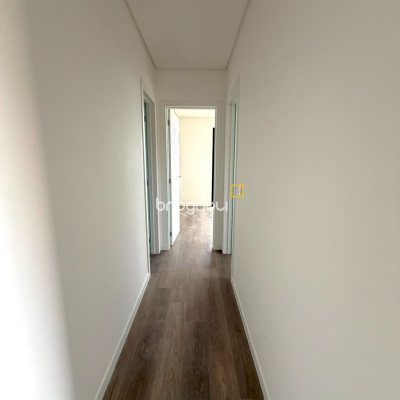 Apartamento com 57m², 2 quartos (sendo 1 suíte), 1 garagem, no bairro Santinho em Florianópolis