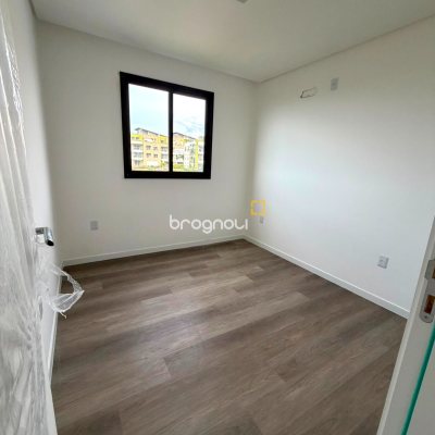 Apartamento com 57m², 2 quartos (sendo 1 suíte), 1 garagem, no bairro Santinho em Florianópolis