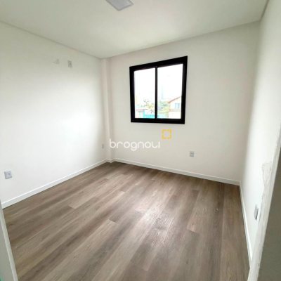 Apartamento com 62m², 2 quartos (sendo 1 suíte), 1 garagem, no bairro Santinho em Florianópolis