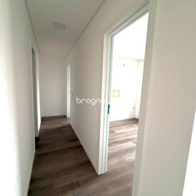 Apartamento com 62m², 2 quartos (sendo 1 suíte), 1 garagem, no bairro Santinho em Florianópolis