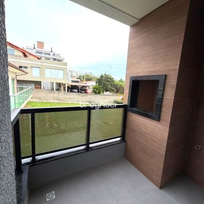 Apartamento com 62m², 2 quartos (sendo 1 suíte), 1 garagem, no bairro Santinho em Florianópolis