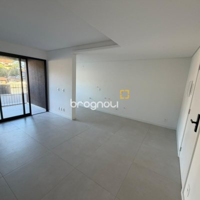 Apartamento com 69m², 2 quartos (sendo 1 suíte), 1 garagem, no bairro João Paulo em Florianópolis