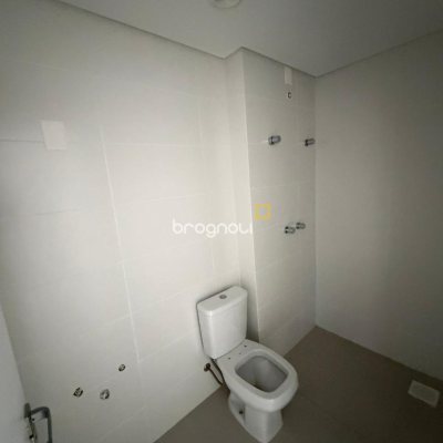 Apartamento com 69m², 2 quartos (sendo 1 suíte), 1 garagem, no bairro João Paulo em Florianópolis