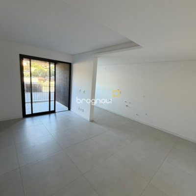 Apartamento com 69m², 2 quartos (sendo 1 suíte), 1 garagem, no bairro João Paulo em Florianópolis