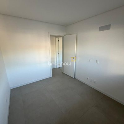 Apartamento com 69m², 2 quartos (sendo 1 suíte), 1 garagem, no bairro João Paulo em Florianópolis