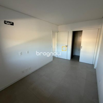 Apartamento com 69m², 2 quartos (sendo 1 suíte), 1 garagem, no bairro João Paulo em Florianópolis