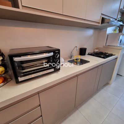Apartamento com 51m², 2 quartos, 1 garagem, no bairro Kobrasol em São José