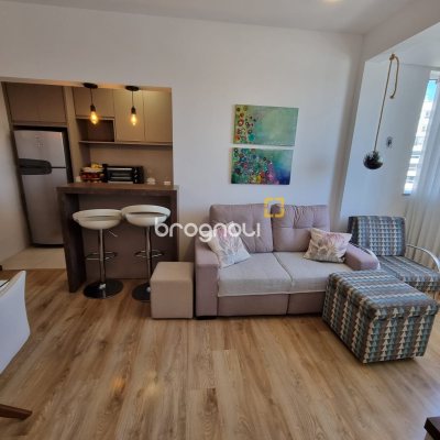Apartamento com 51m², 2 quartos, 1 garagem, no bairro Kobrasol em São José
