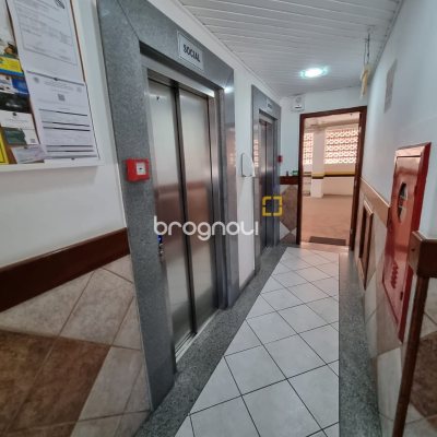 Apartamento com 51m², 2 quartos, 1 garagem, no bairro Kobrasol em São José