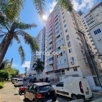 Apartamento com 51m², 2 quartos, 1 garagem, no bairro Kobrasol em São José