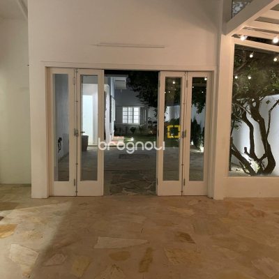 Casa com 180m², 3 quartos (sendo 3 suítes), 2 garagens, no bairro Campeche em Florianópolis