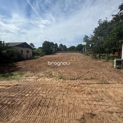Terreno com 1000m², no bairro São João do Rio Vermelho em Florianópolis