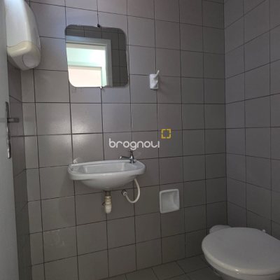 Sala com 25m², 1 garagem, no bairro Trindade em Florianópolis