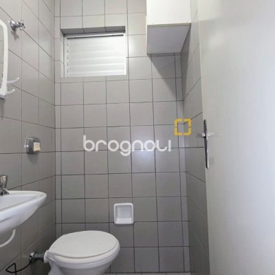 Sala com 22m², 1 quarto, 1 garagem, no bairro Trindade em Florianópolis