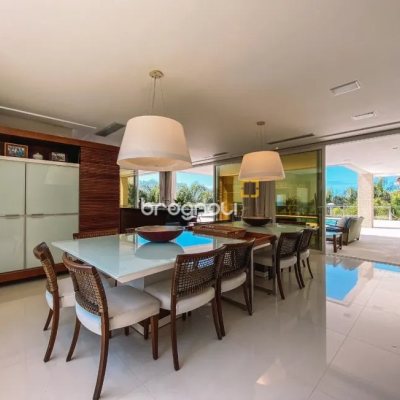 Casa com 1097m², 6 quartos (sendo 6 suítes), 8 garagens, no bairro Praia Brava em Florianópolis