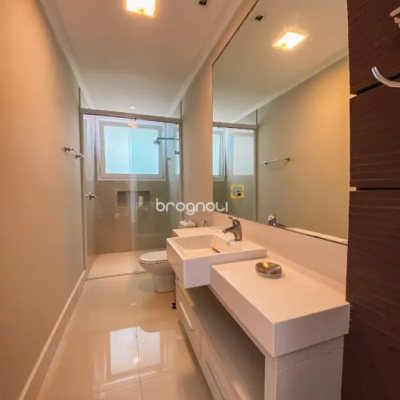 Casa com 1097m², 6 quartos (sendo 6 suítes), 8 garagens, no bairro Praia Brava em Florianópolis
