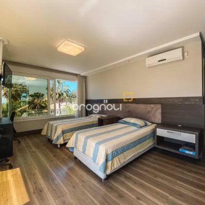 Casa com 1097m², 6 quartos (sendo 6 suítes), 8 garagens, no bairro Praia Brava em Florianópolis