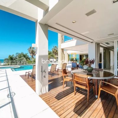 Casa com 1097m², 6 quartos (sendo 6 suítes), 8 garagens, no bairro Praia Brava em Florianópolis