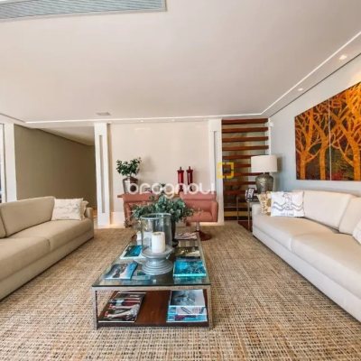 Casa com 1097m², 6 quartos (sendo 6 suítes), 8 garagens, no bairro Praia Brava em Florianópolis